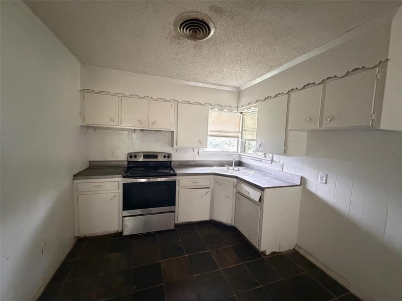 2604 Pinoak Street, Granbury TX 76048 - Photo 6