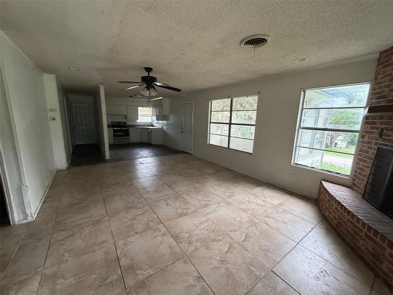 2604 Pinoak Street, Granbury TX 76048 - Photo 4