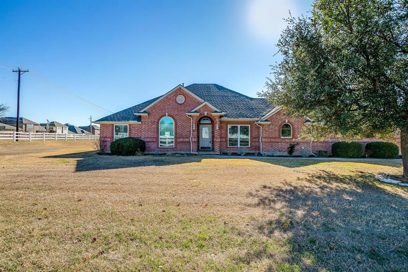 801 Creek Hollow Lane, Fort Worth TX 76131 - Photo 3