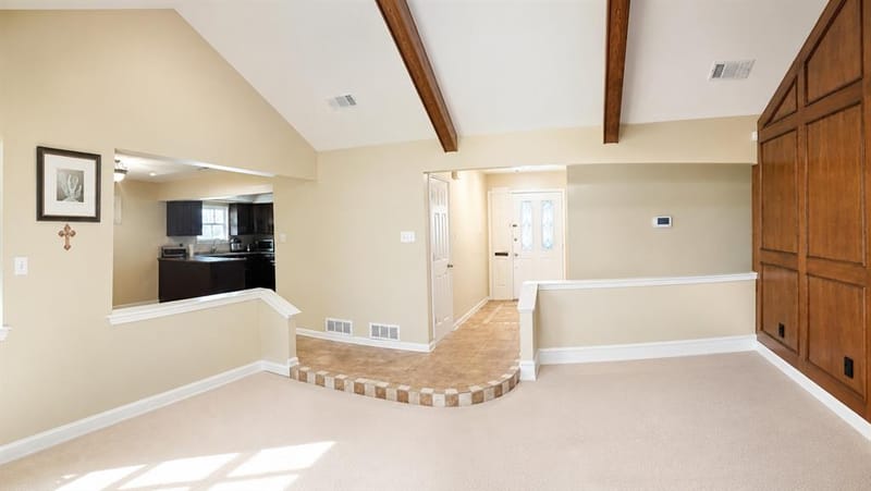 6206 Aires Drive, Arlington TX 76001 - Photo 3