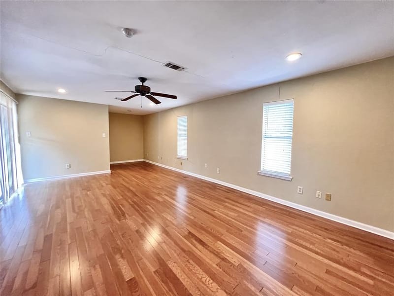 6206 Aires Drive, Arlington TX 76001 - Photo 5