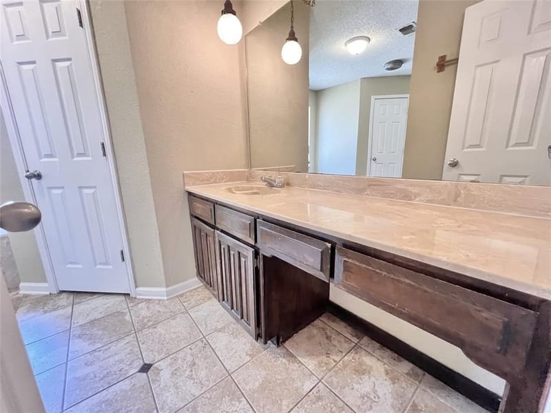 6206 Aires Drive, Arlington TX 76001 - Photo 8