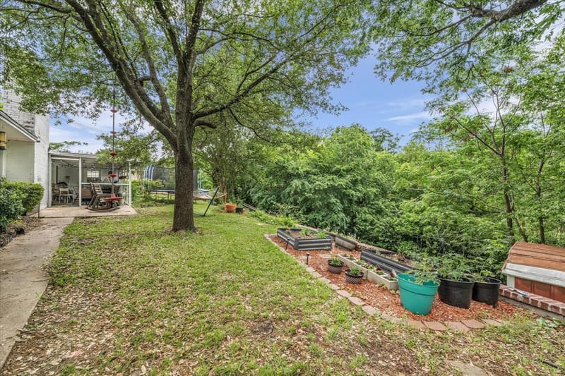 1208 Knotty Oaks Drive, Woodway TX 76712 - Photo 34