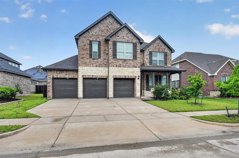 1906 Gristmill Drive, Mansfield TX 76063