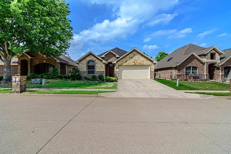1225 Fallow Deer Drive, Fort Worth TX 76028 - Photo 2