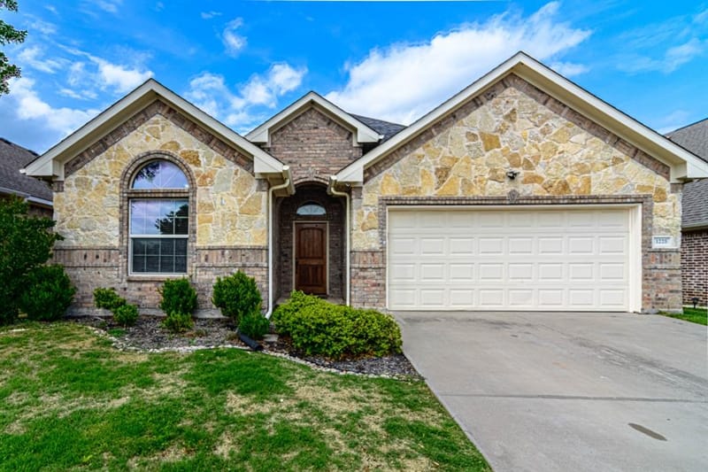 1225 Fallow Deer Drive, Fort Worth TX 76028