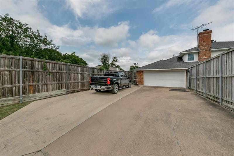 321 Kingsbridge Drive, Garland TX 75040 - Photo 6