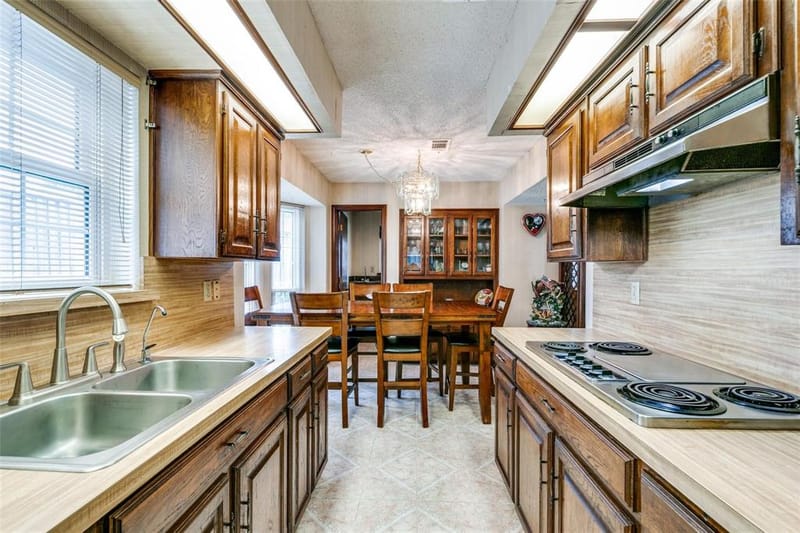 321 Kingsbridge Drive, Garland TX 75040 - Photo 11