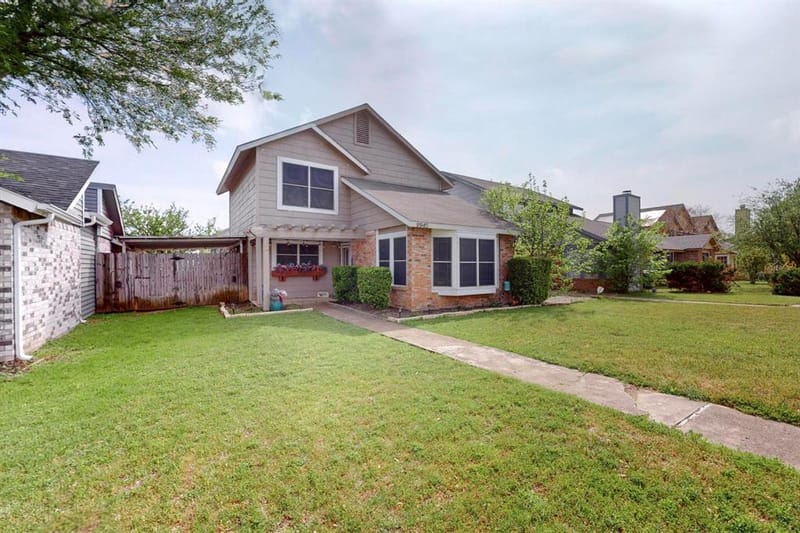9945 Pack Saddle Trail, Fort Worth TX 76108 - Photo 2