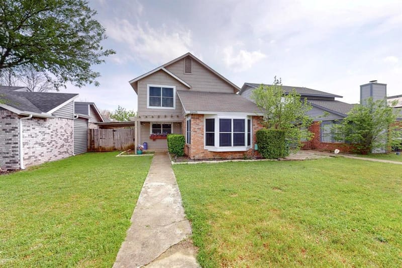 9945 Pack Saddle Trail, Fort Worth TX 76108 - Photo 3