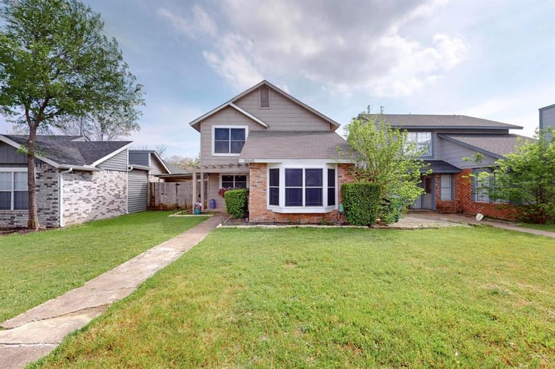 9945 Pack Saddle Trail, Fort Worth TX 76108 - Photo 4