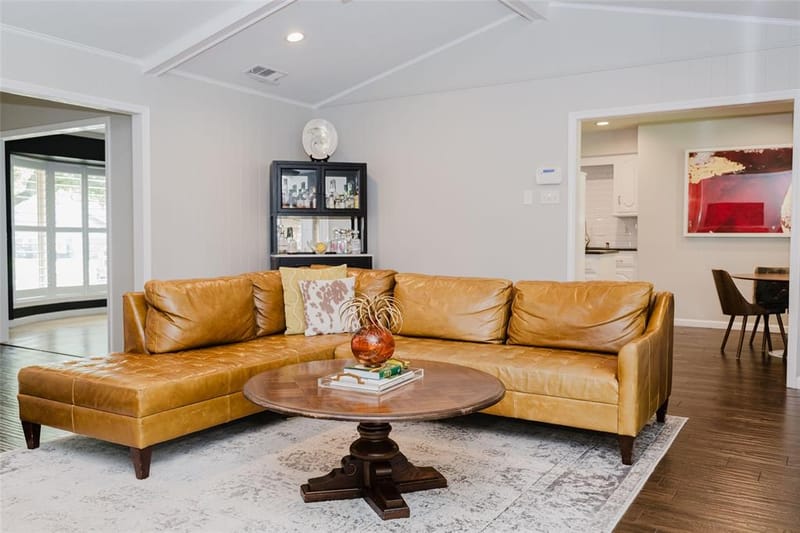 3257 Brookhaven Club Drive, Farmers Branch TX 75234 - Photo 6