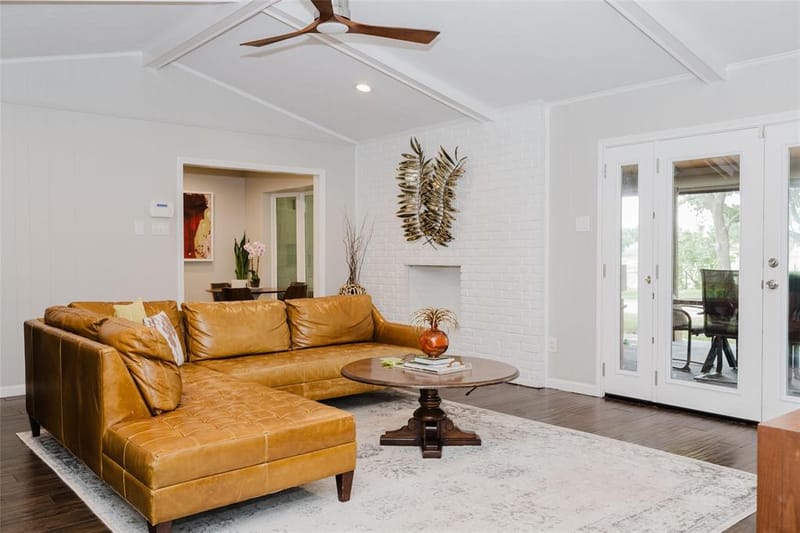 3257 Brookhaven Club Drive, Farmers Branch TX 75234 - Photo 5