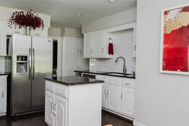 3257 Brookhaven Club Drive, Farmers Branch TX 75234 - Photo 10
