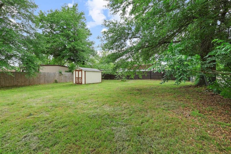 2401 Sunset Street, Denison TX 75020 - Photo 31
