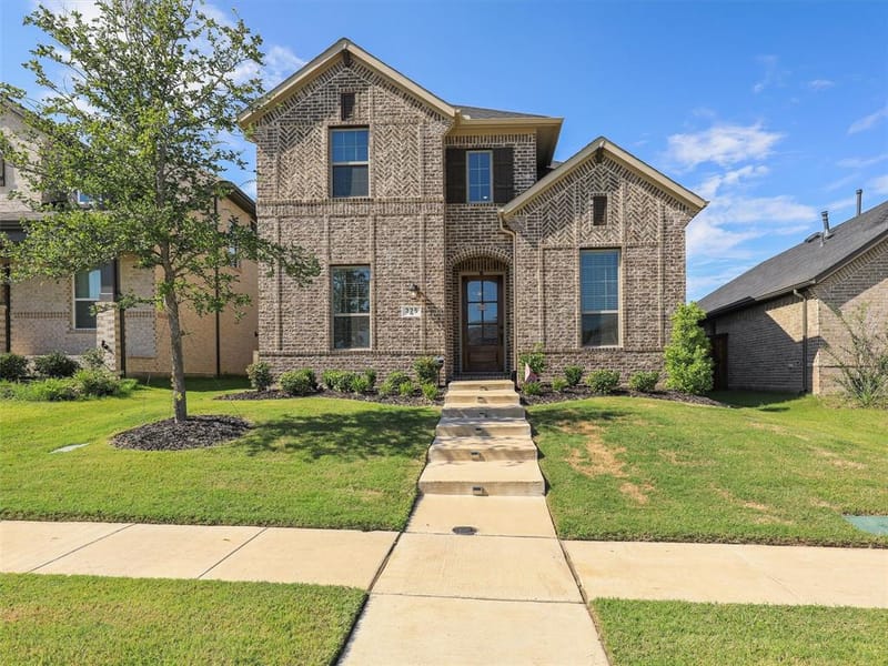 325 Mustang Draw Trail, McKinney TX 75071 - Photo 2