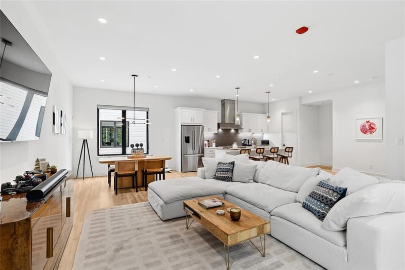 2633 Reagan # 105, Dallas TX 75219