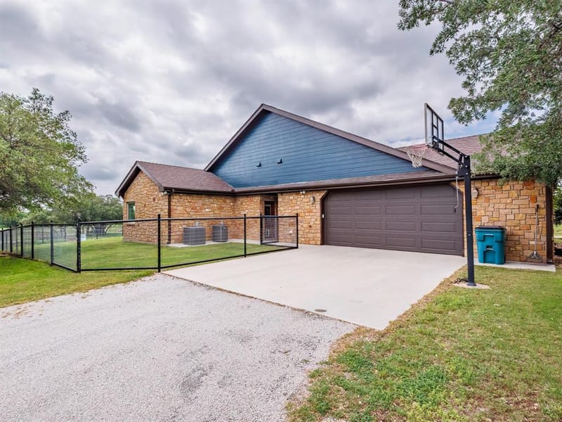 5615 County Road 153, Bangs TX 76823 - Photo 23