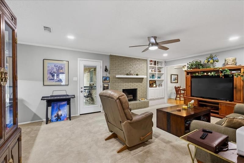 1808 E Cedar Elm Drive, Arlington TX 76012 - Photo 3