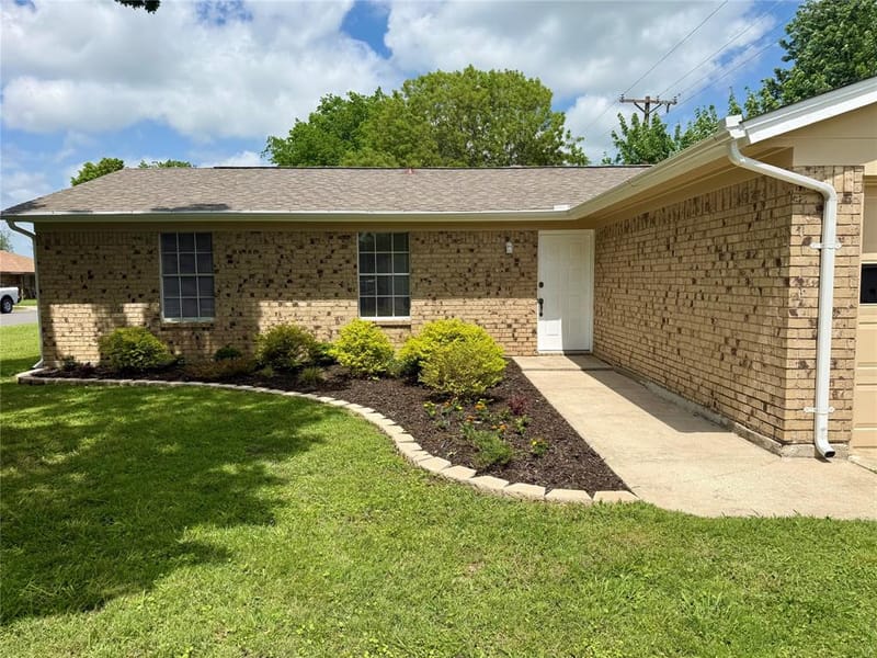 1001 Parkwood Court, Gainesville TX 76240 - Photo 5