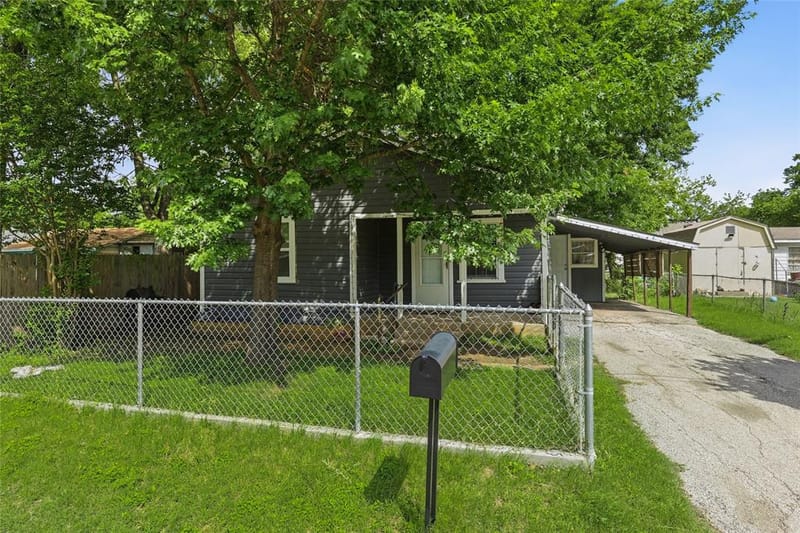 305 Claude Avenue, Cleburne TX 76031 - Photo 13