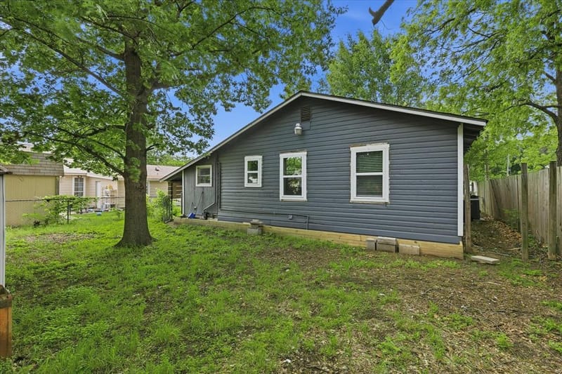 305 Claude Avenue, Cleburne TX 76031 - Photo 12