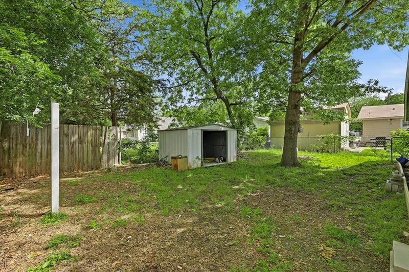 305 Claude Avenue, Cleburne TX 76031 - Photo 14