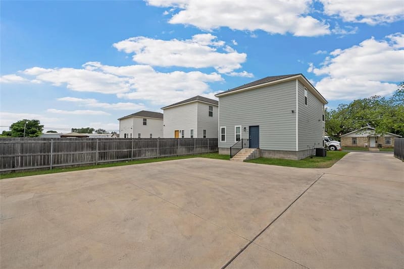 1108 Oakwood Avenue, Waco TX 76706 - Photo 31