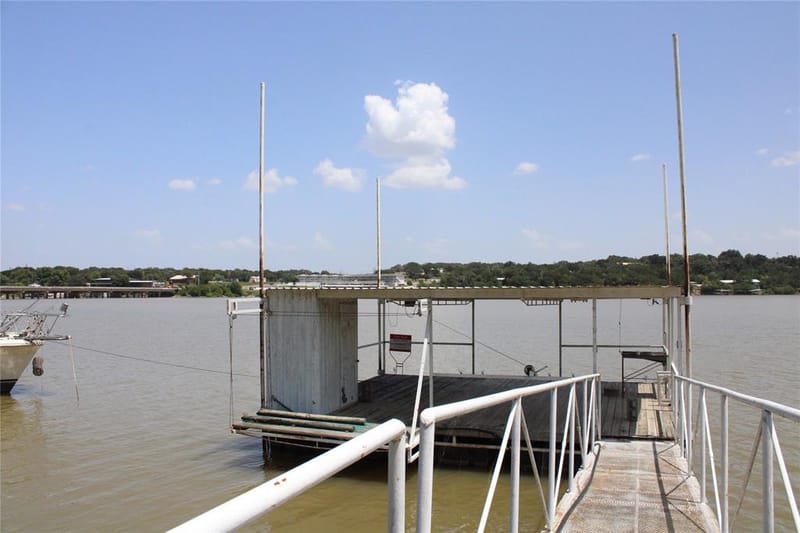 225 Avolyne Avenue, Brownwood TX 76801 - Photo 36