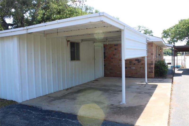 225 Avolyne Avenue, Brownwood TX 76801 - Photo 8