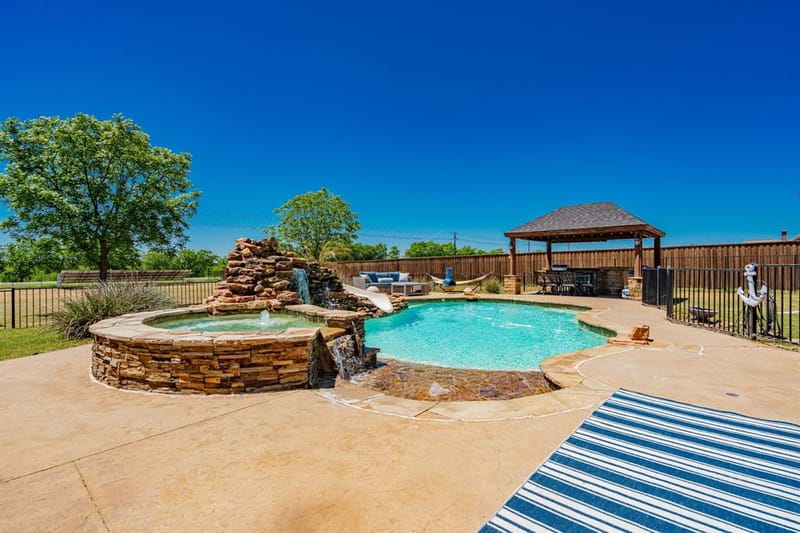 12176 Livingston Way, Talty TX 75126 - Photo 2