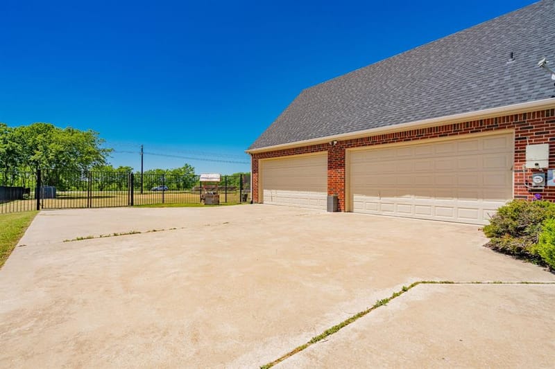 12176 Livingston Way, Talty TX 75126 - Photo 36