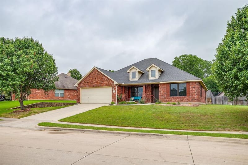 2720 Pinnacle Drive, Burleson TX 76028 - Photo 3