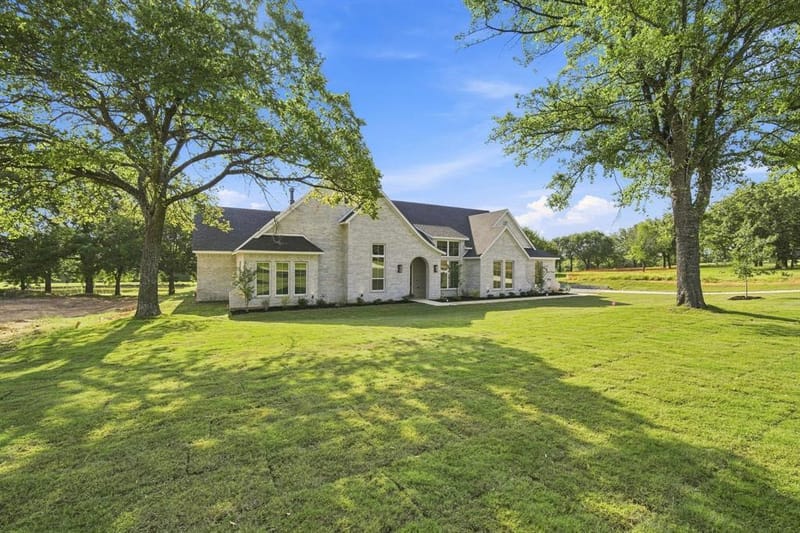 2008 Beauty Berry Court, Cleburne TX 76031