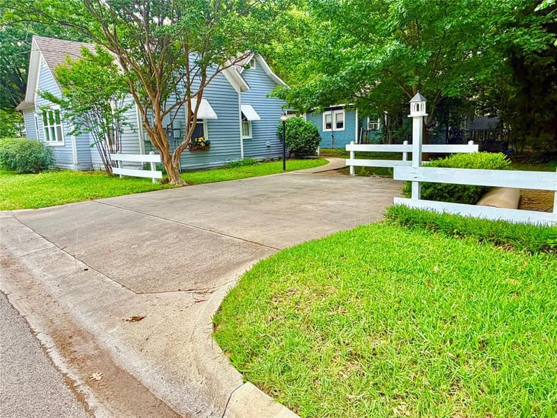725 Bolivar Street, Denton TX 76201 - Photo 32