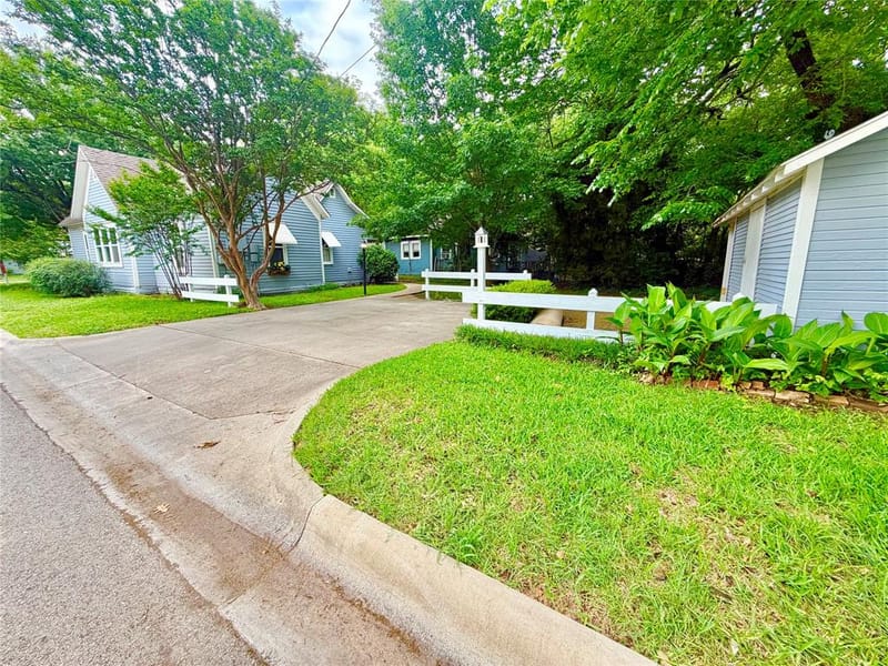 725 Bolivar Street, Denton TX 76201 - Photo 30