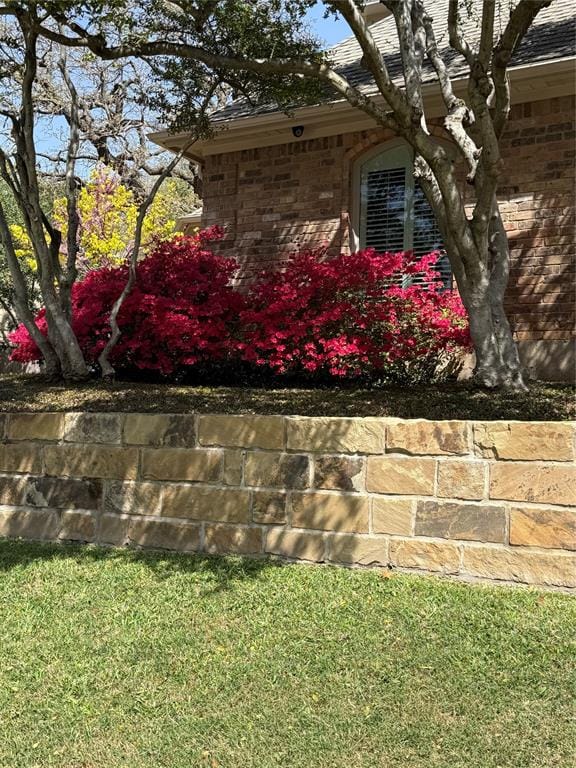 907 Loch Lomond Drive, Arlington TX 76012 - Photo 3