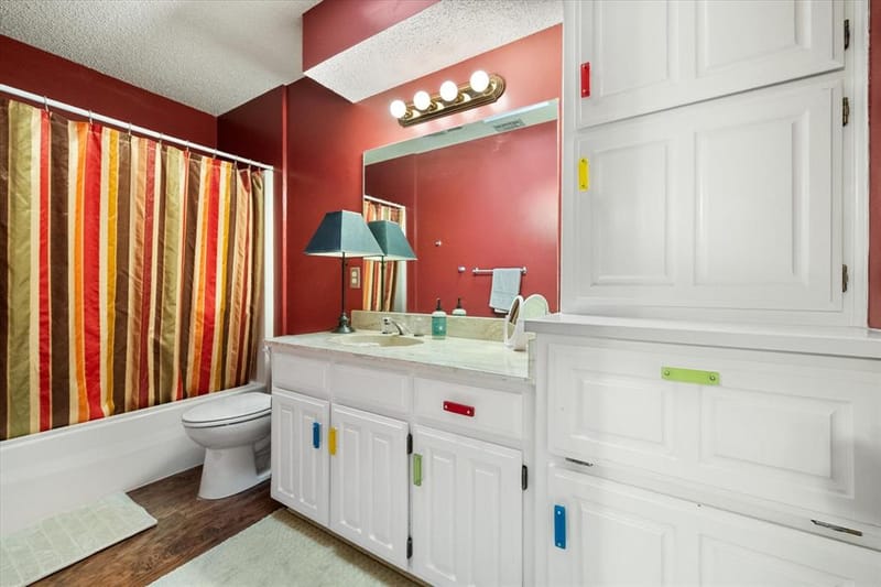 907 Loch Lomond Drive, Arlington TX 76012 - Photo 33