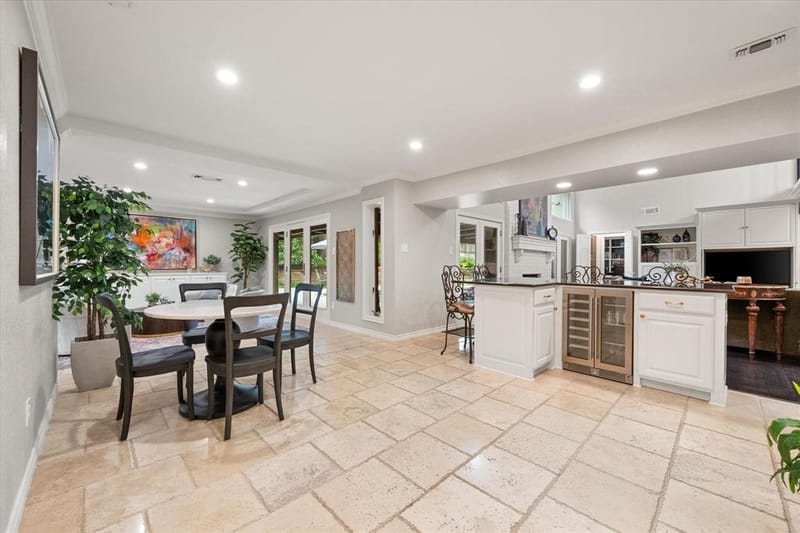 907 Loch Lomond Drive, Arlington TX 76012 - Photo 14
