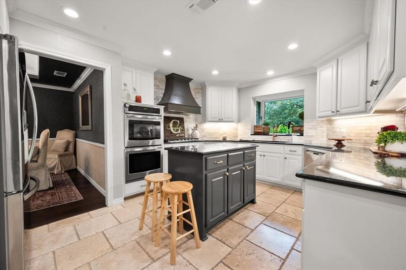 907 Loch Lomond Drive, Arlington TX 76012 - Photo 11