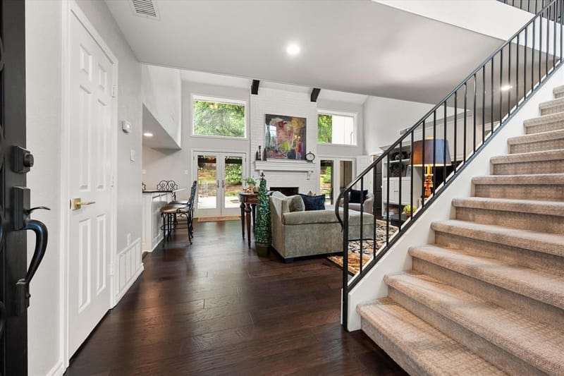 907 Loch Lomond Drive, Arlington TX 76012 - Photo 4
