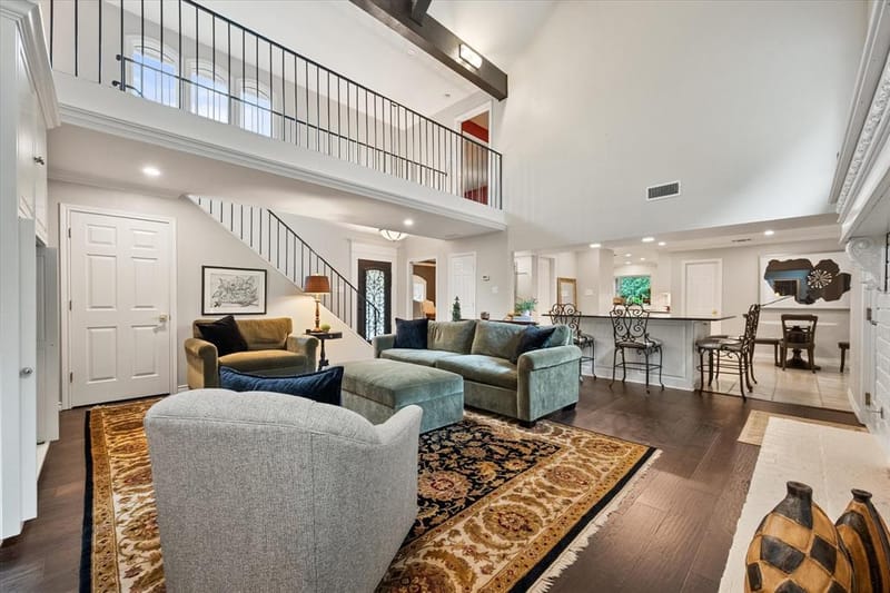 907 Loch Lomond Drive, Arlington TX 76012 - Photo 8