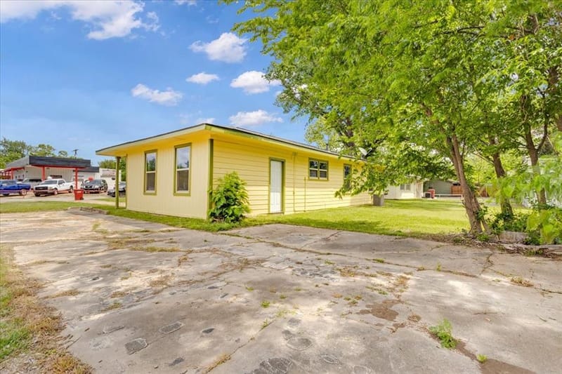 200 Victory Street, Bonham TX 75418 - Photo 23