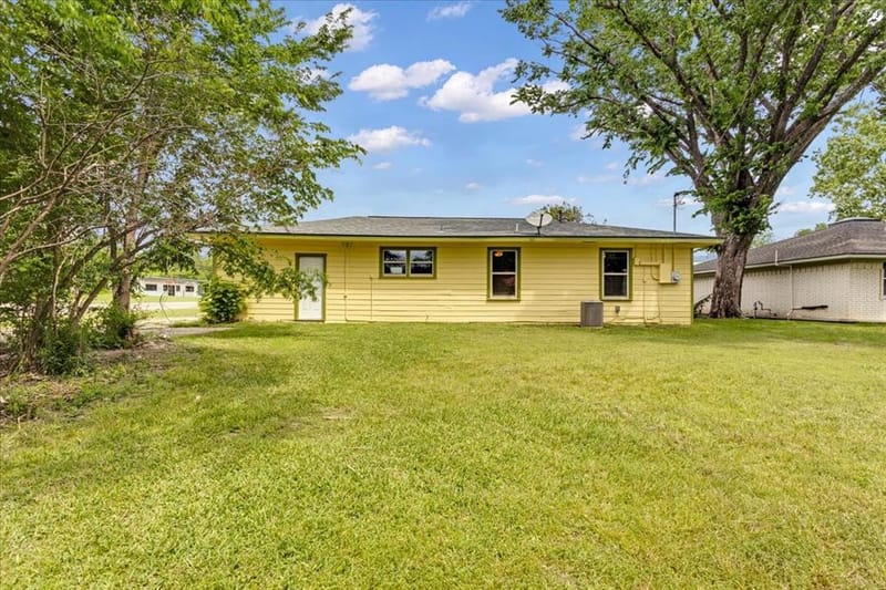 200 Victory Street, Bonham TX 75418 - Photo 24