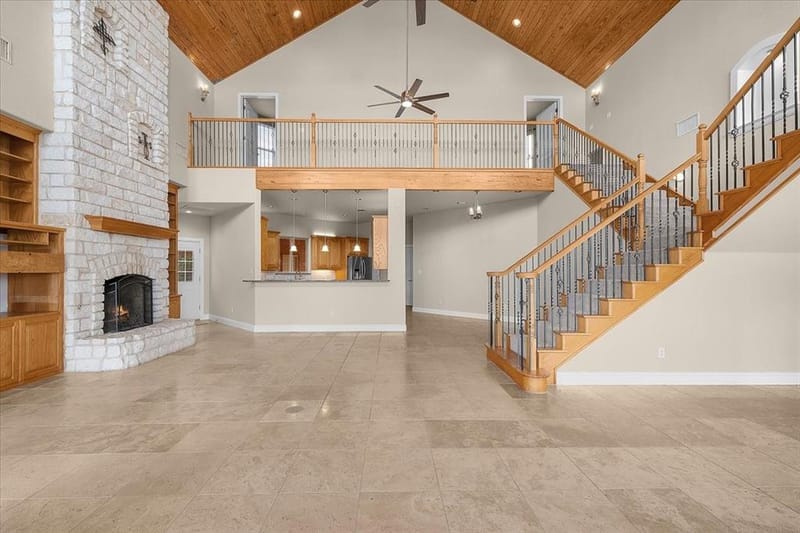 203 W Lake Drive, Weatherford TX 76087 - Photo 6