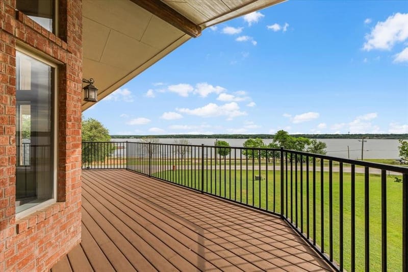 203 W Lake Drive, Weatherford TX 76087