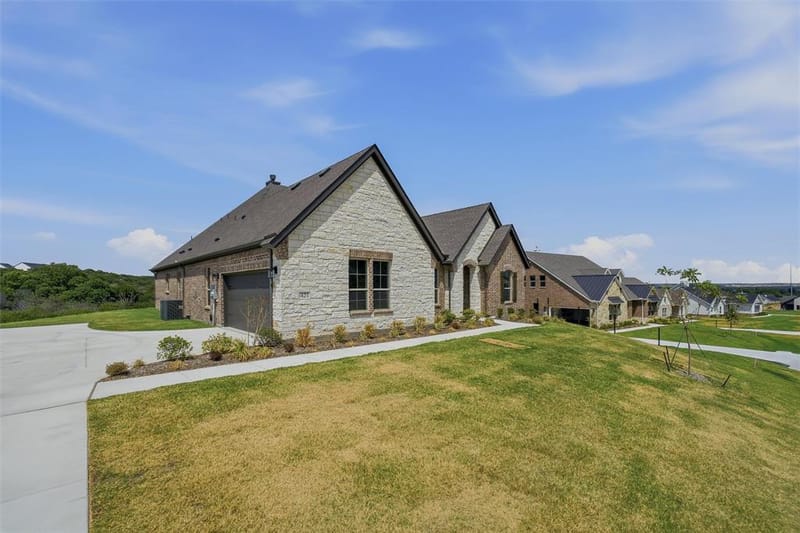 421 Texas Sage Trail, Weatherford TX 76085 - Photo 2