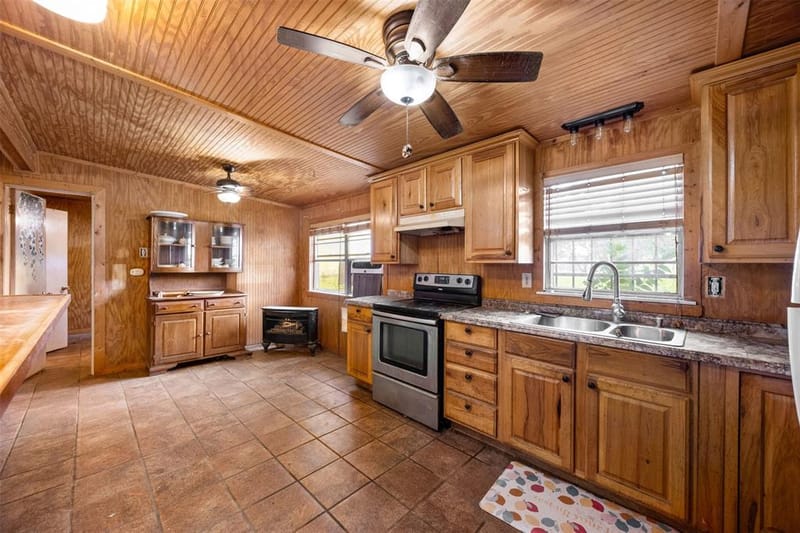 237 Linda Lee Crossing, Whitney TX 76692 - Photo 9