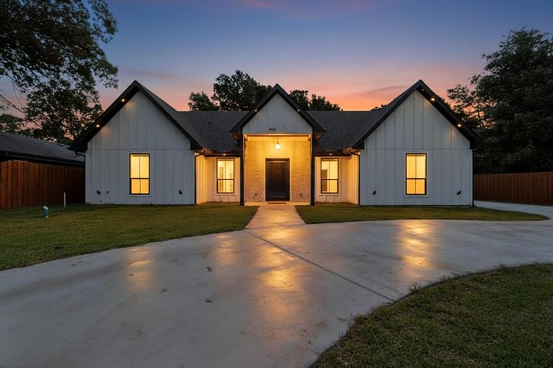 404 Luzon Street, Tool TX 75143