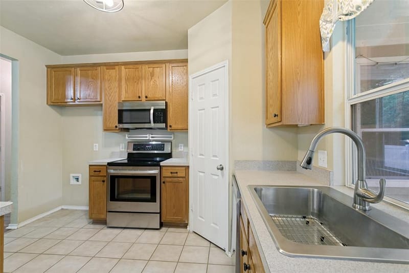9917 Cherry Hill Lane, Providence Village TX 76227 - Photo 9